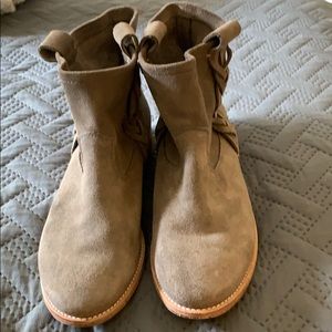 Grey suede Soludo boots